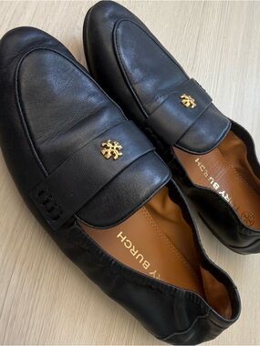 Tory Burch Black Leather Ballet Loafers Gold Logo Size 6M